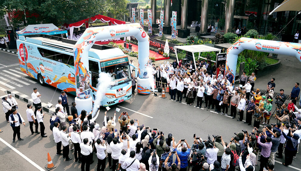 KPK Resmi Lepas Roadshow Bus KPK “Jelajah Negeri Bangun Antikorupsi” Tahun 2024