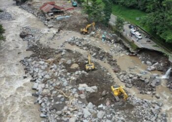 Kementerian PUPR Kerahkan Alat Berat Tangani Banjir Lahar Dingin di Sumbar