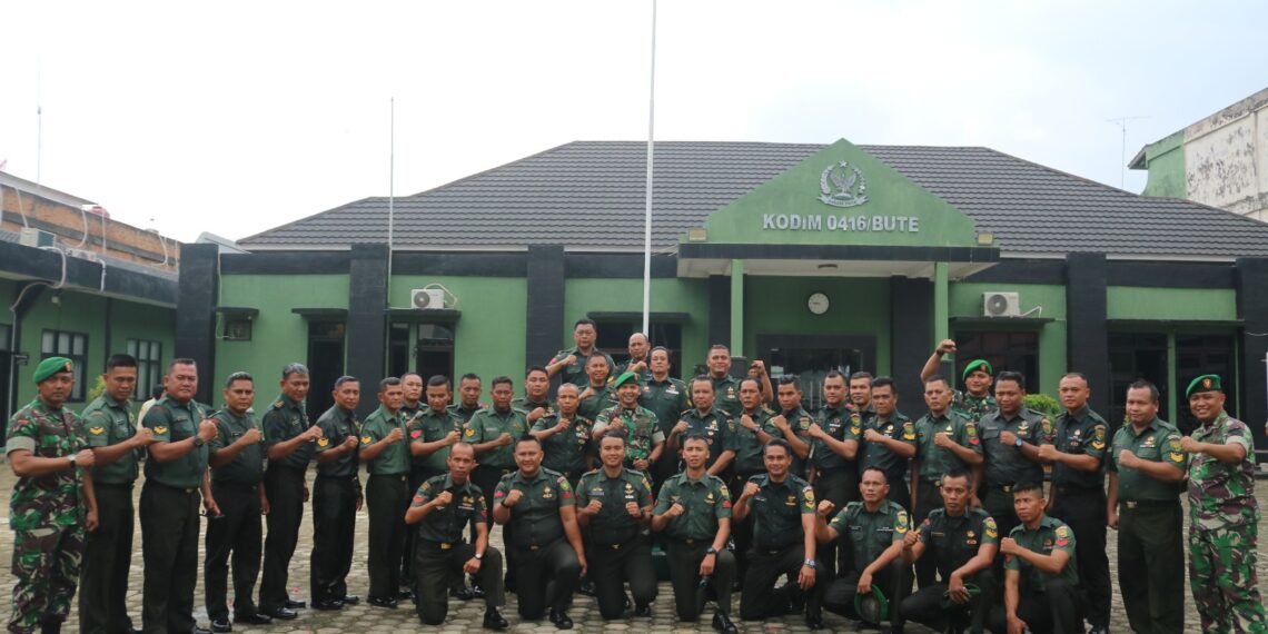 Atas Prestasi Dan Dedikasi Kerja,Letkol Inf Arief Berikan Puluhan Prajurit Kodim 0416/Bute Penghargaan Kenaikan Pangkat.