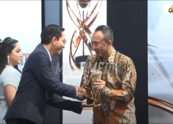 Polri Raih Penghargaan Lembaga Dengan Pelayanan Dan Komunikasi Terbaik