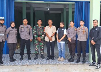 Masa Tenang Pilkada Srikandi Polres Landak Edukasi Warga Jaga Keamanan