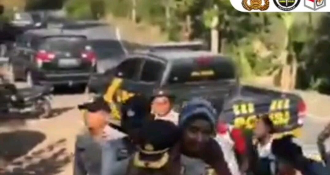 Polri Hadir Untuk Korban Erupsi Gunung Lewotobi, NTT