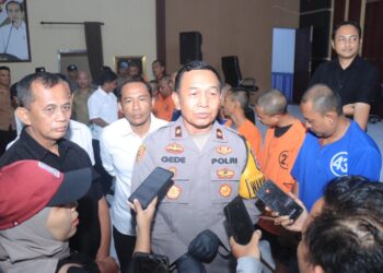 Polisi Kota Blitar Berhasil Ungkap Judi Online dan Amankan 8 Orang Pelaku