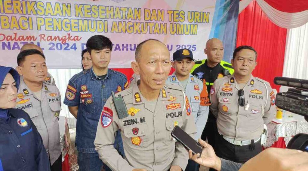 Antisipasi Keselamatan Jelang Nataru, Ditlantas Polda Jatim Tes Urine Pengemudi Bus