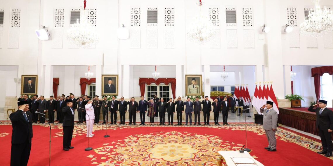 Presiden Prabowo resmi melantik   Pimpinan dan Dewas KPK di Istana Negara