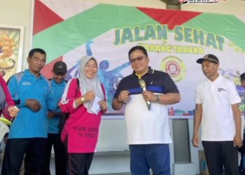 Antusias Warga Desa Pal 9 Ikuti Jalan Sehat Dihadiri Oleh Wakil Bupati Terpilih Sukrianto