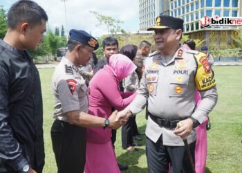 Kapolda Kalbar Irjen Pol. Pipit Rismanto, Pimpin Kenaikan Pangkat Personil Polri Periode 1 Januari 2025