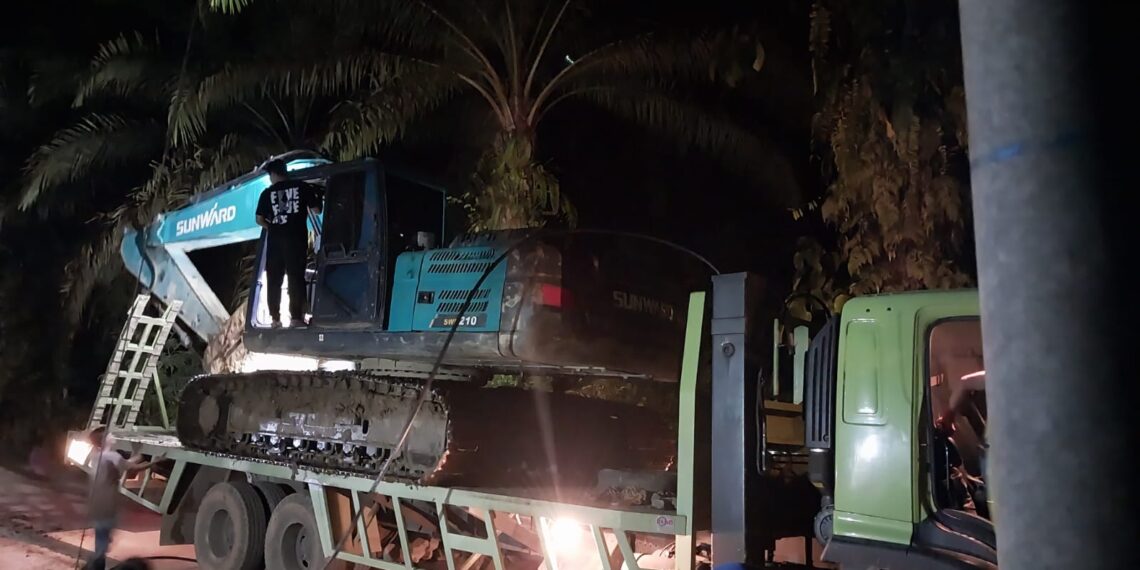 Tertibkan Aktivitas Peti Tim Gabungan Kodim 0416/Bute Dan Polres Bungo Temukan Delapan Unit Excavator