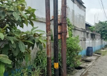 Maraknya Pemasangan Tiang dan Kabel Internet Liar Local Area Network (LAN), Di Kota Tangerang