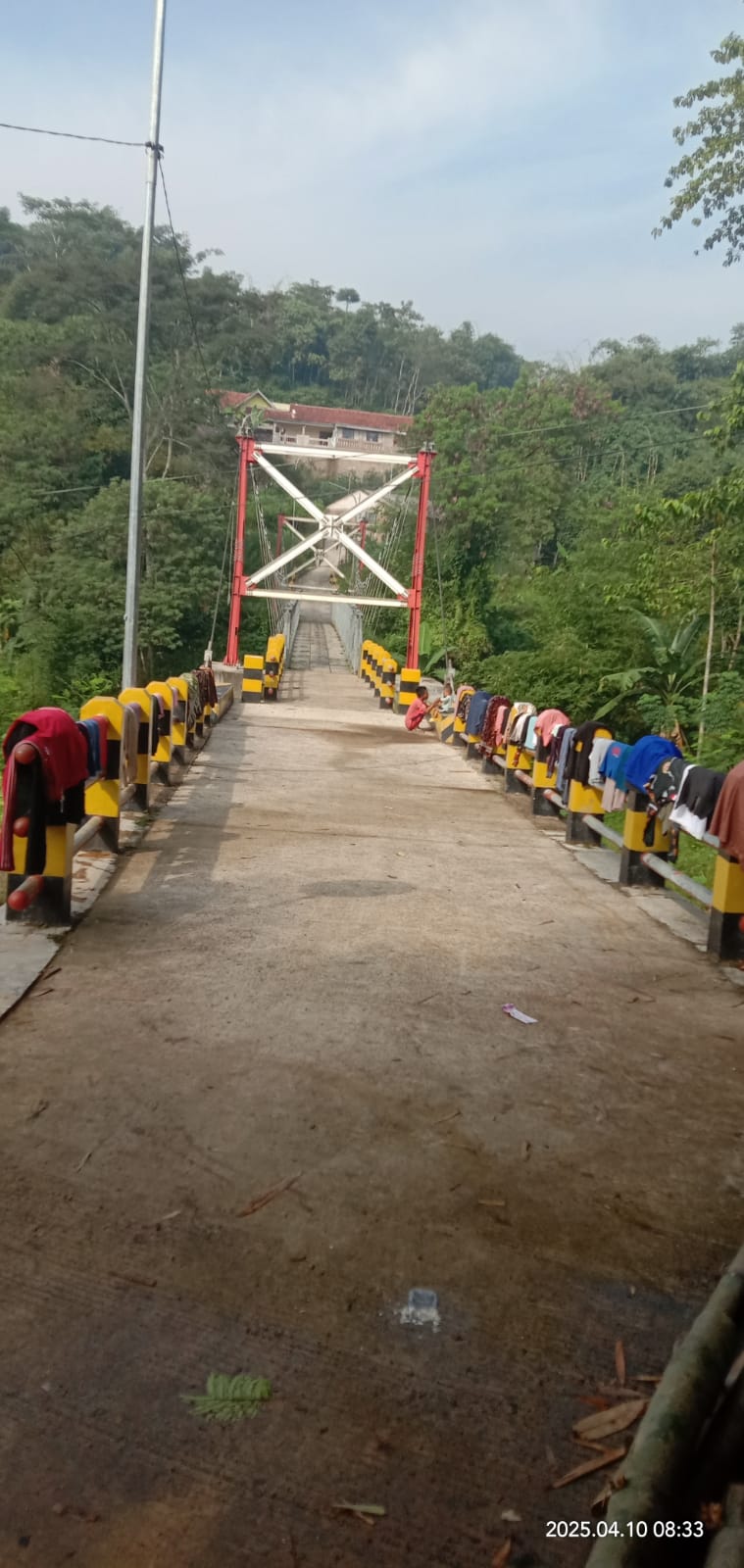 Jembatan Gantung Termahal Minim Manfaat