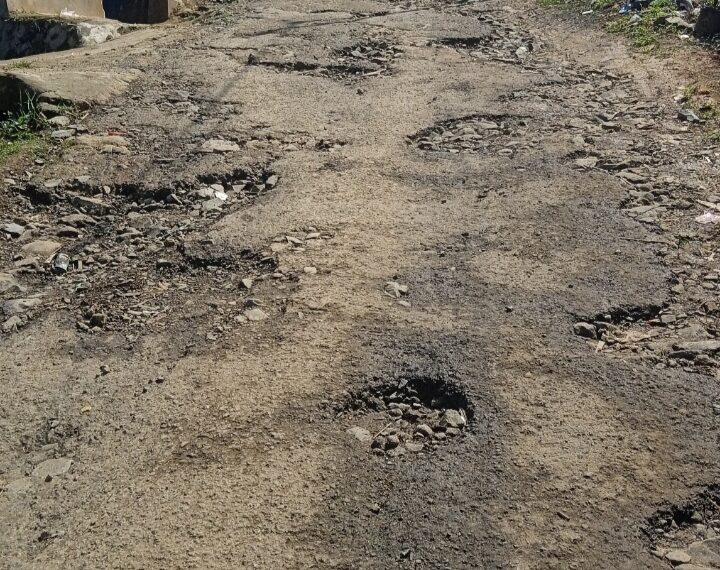 Jalan Kabupaten di Desa Kidang Pananjung Rusak Ganggu Kegiatan, Warga Merasa Belum Merasakan Kemerdekaan